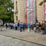 Anstehen zum Gospellight-Konzert